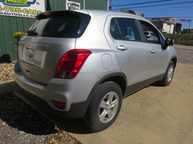 2019 Chevrolet Trax LS photo 4