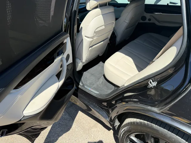 2015 BMW X5 xDrive50i - Photo 34