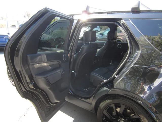 2023 Land Rover Discovery Metropolitan Edition - Photo 9