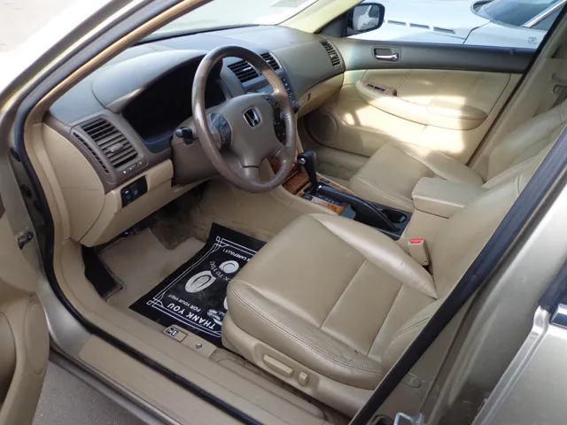2004 Honda Accord LX - Photo 10