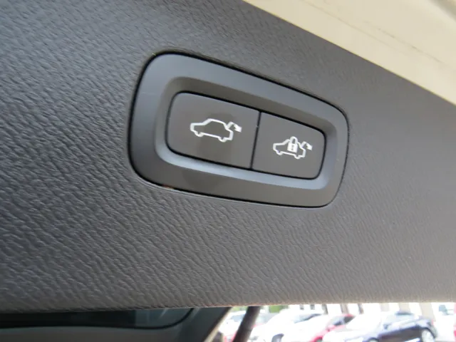 2016 Volvo XC90 Momentum - Photo 20