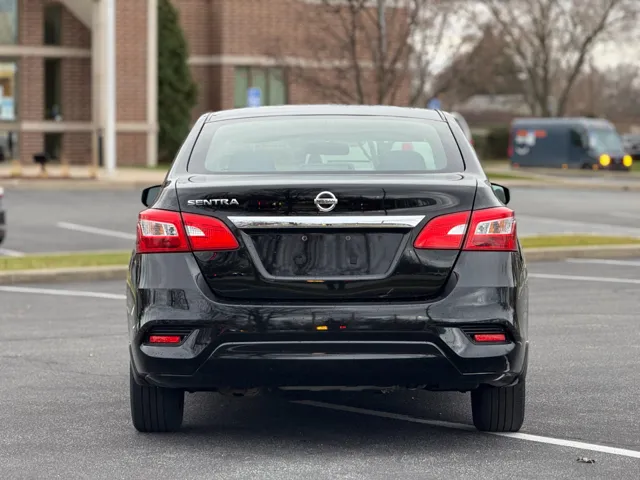 2019 Nissan Sentra photo 4