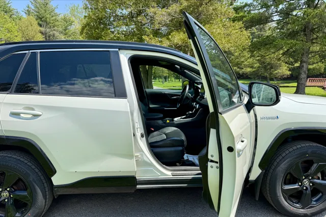 2021 Toyota RAV4 XSE - Photo 29