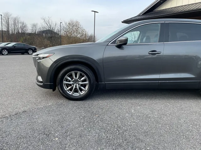2018 Mazda CX-9 Touring photo 2