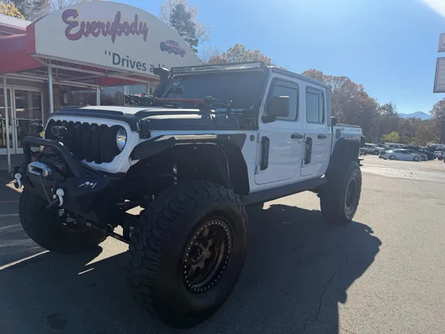 2022 Jeep Gladiator Sport's photo