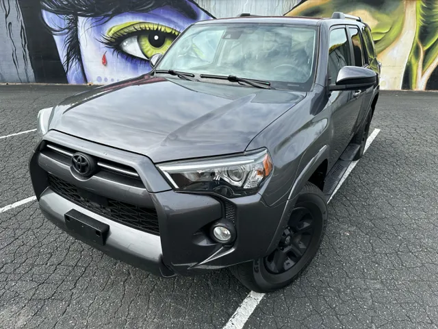 2020 Toyota 4Runner SR5's photo