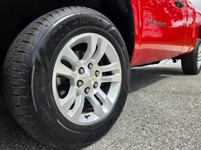 2011 Chevrolet Silverado Work Truck Base photo 3