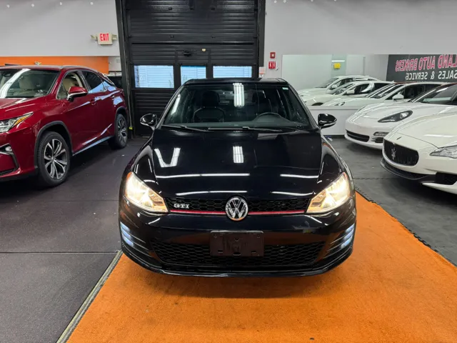 2015 Volkswagen Golf GTI SE photo 2
