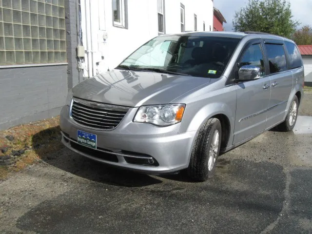 2015 Chrysler Town & Country Touring-L