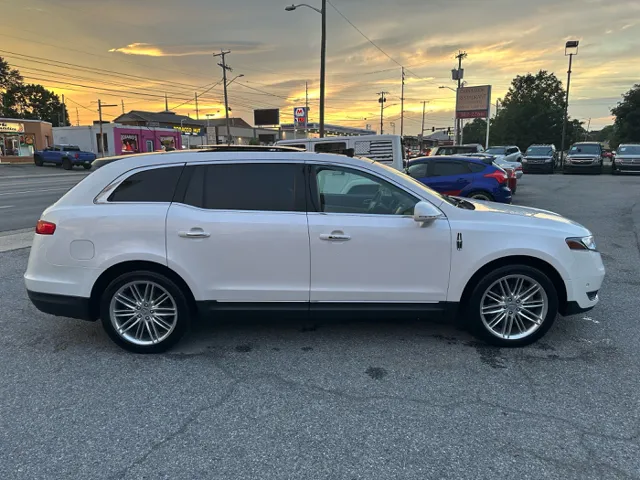 2018 Lincoln MKT Reserve - Photo 7