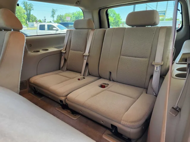 2008 Chevrolet Suburban LS - Photo 14