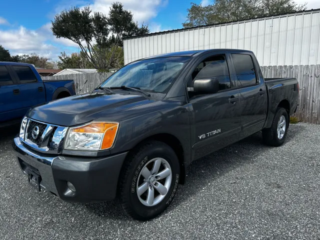 2011 Nissan Titan SV
