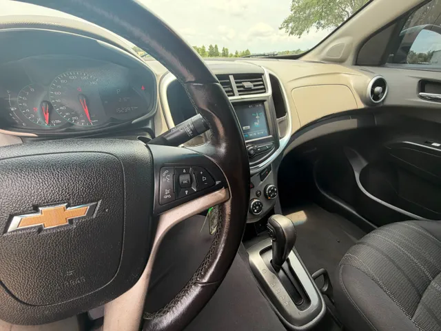 2017 Chevrolet Sonic LT - Photo 15