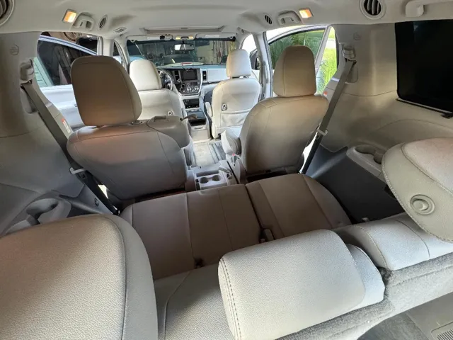 2015 Toyota Sienna XLE - Photo 15