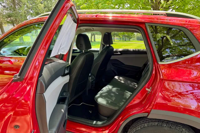 2023 Volkswagen Taos SE - Photo 16