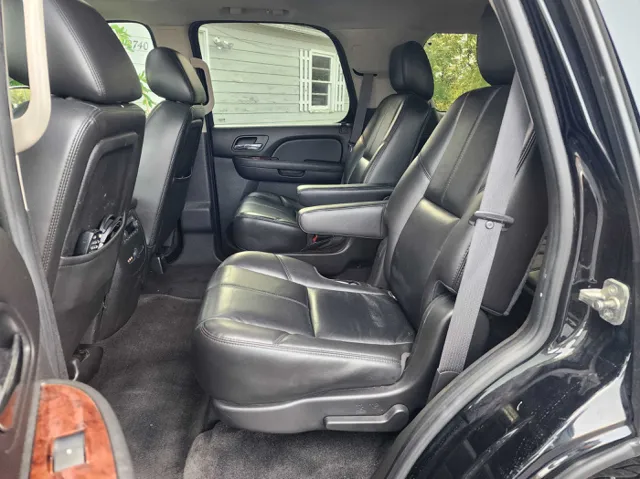 2011 Chevrolet Tahoe LT photo 14