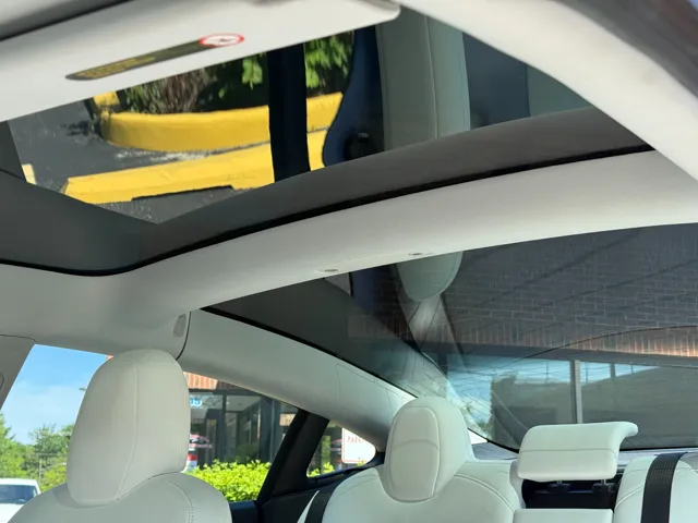 2018 Tesla Model 3 - Photo 30