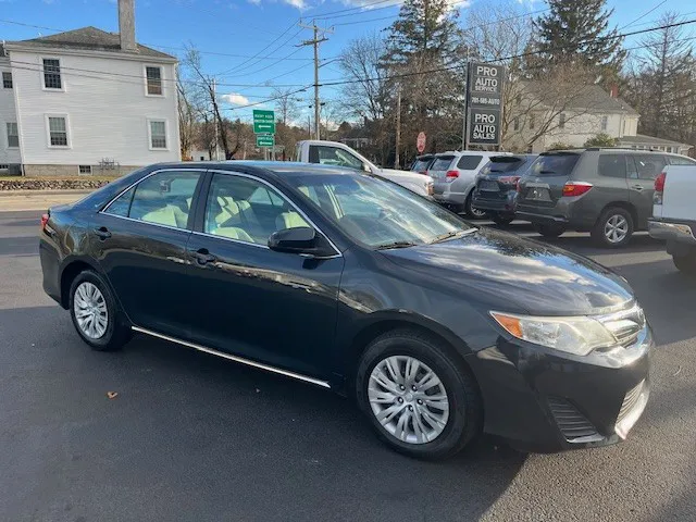 2012 Toyota Camry LE's photo