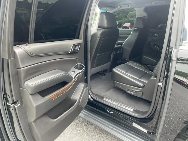 2019 Chevrolet Suburban LT photo 19