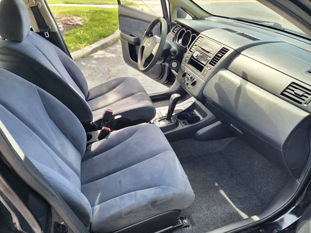 2011 Nissan Versa Base photo 13