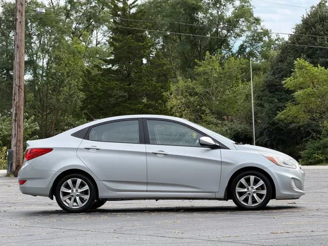 2014 Hyundai Accent GLS - Photo 10