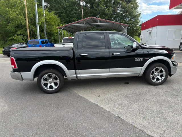 2017 Ram 1500 Laramie photo 3