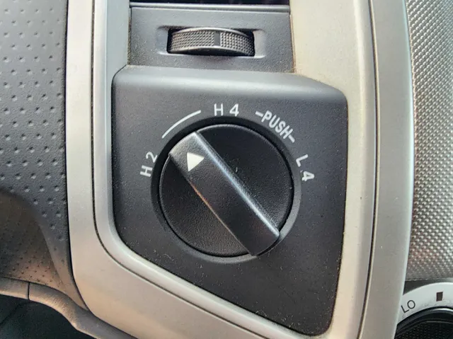 2011 Toyota Tacoma Double Cab V6 4x4 photo 20