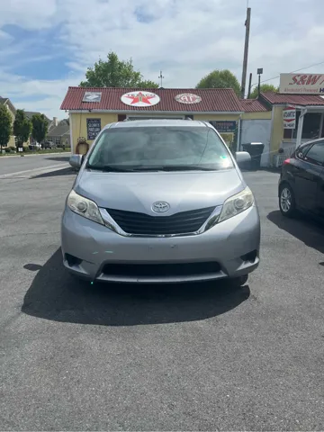 2013 Toyota Sienna LE