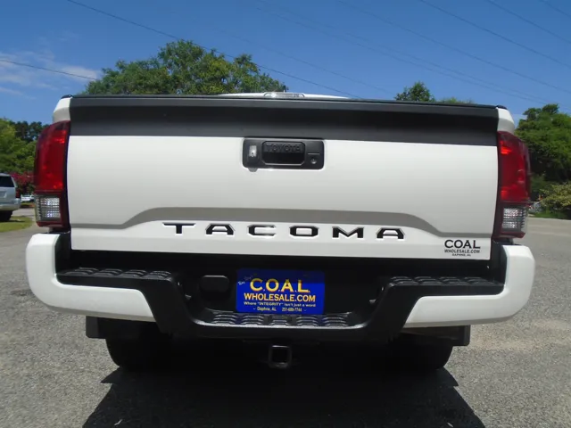2019 Toyota Tacoma SR5 - Photo 18
