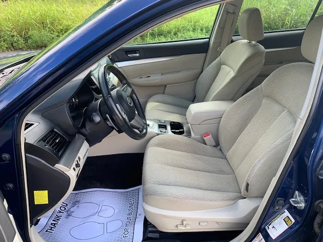 2010 Subaru Outback Premium 2.5i photo 26