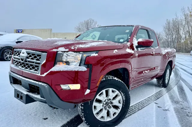 2022 Nissan Frontier SV's photo