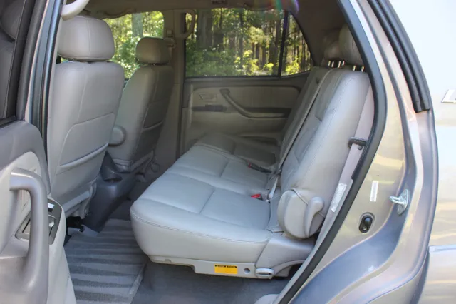 2001 Toyota Sequoia Limited - Photo 12