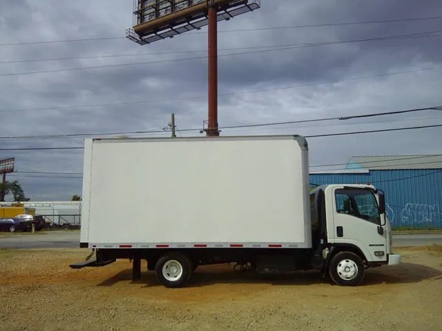 2017 Isuzu NPR HD - Photo 25