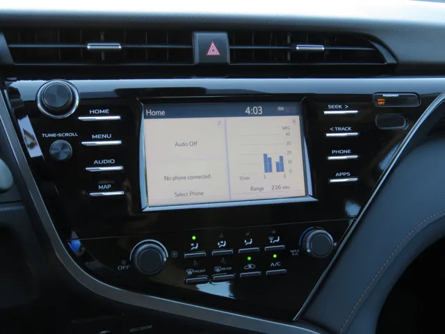 2019 Toyota Camry LE photo 11