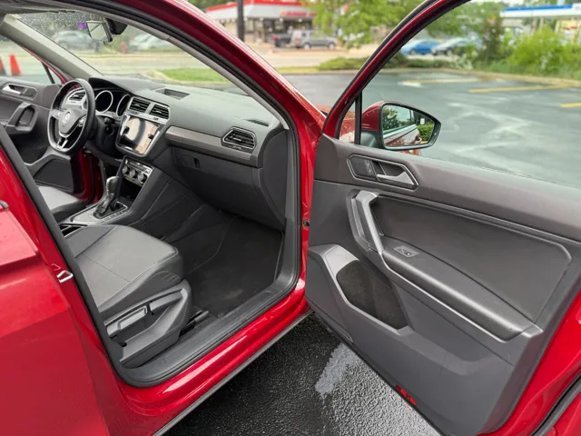 2018 Volkswagen Tiguan SE - Photo 24