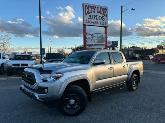2023 Toyota Tacoma SR5's photo