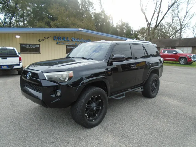 2015 Toyota 4Runner SR5's photo