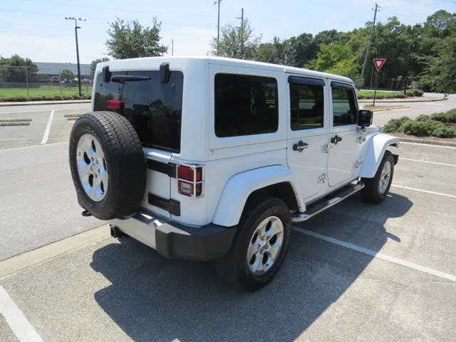 2014 Jeep Wrangler Unlimited Sahara photo 4