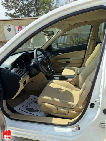 2011 Honda Accord LX - Photo 9