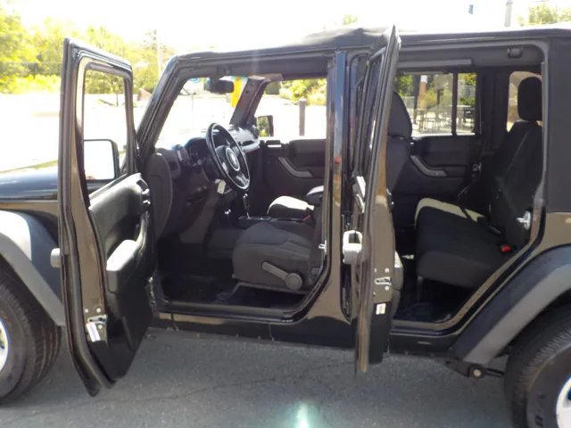2018 Jeep Wrangler Unlimited Sport photo 11