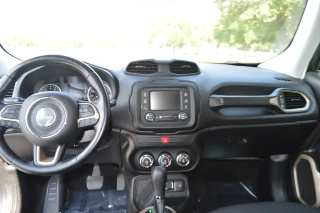 2017 Jeep Renegade Latitude - Photo 13