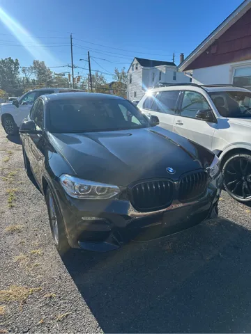 2021 BMW X4 30i's photo