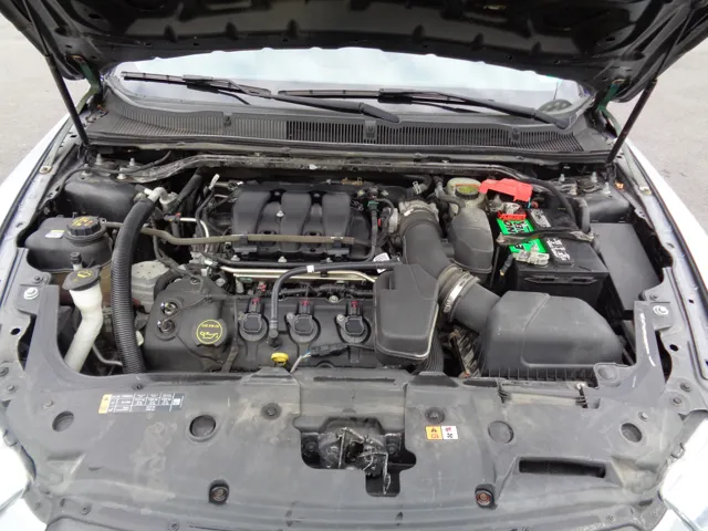 2016 Ford Taurus - Photo 21