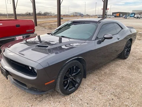 2017 Dodge Challenger SXT's photo