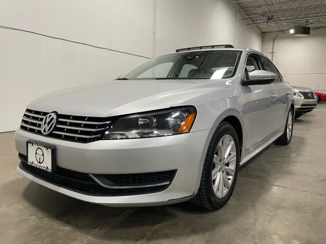2012 Volkswagen Passat SEL