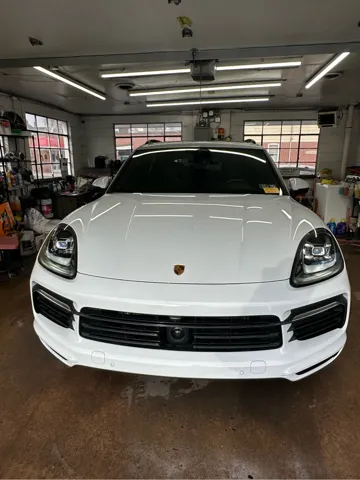 2023 Porsche Cayenne Base's photo