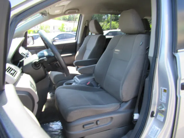 2013 Honda Odyssey LX - Photo 10