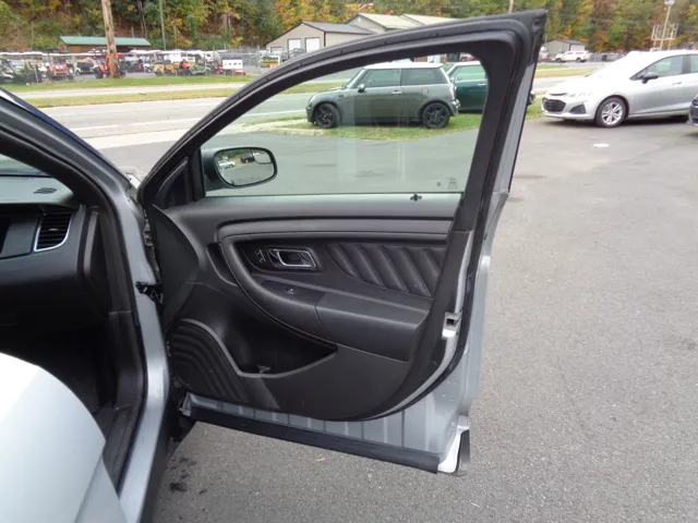 2016 Ford Taurus - Photo 13