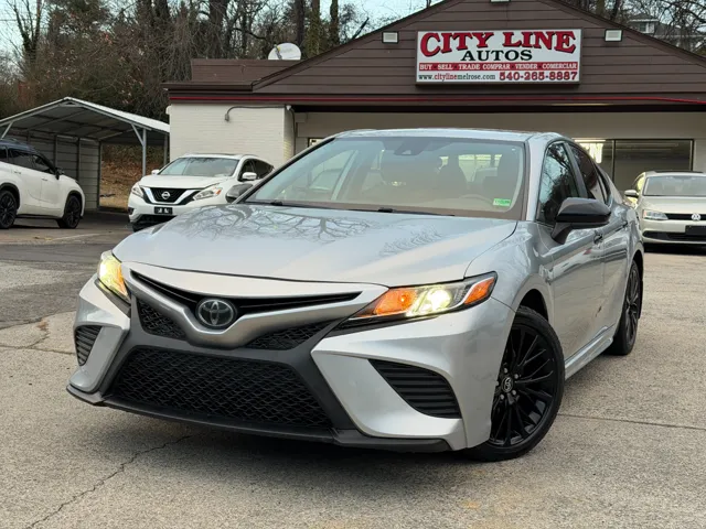 2020 Toyota Camry SE Nightshade's photo