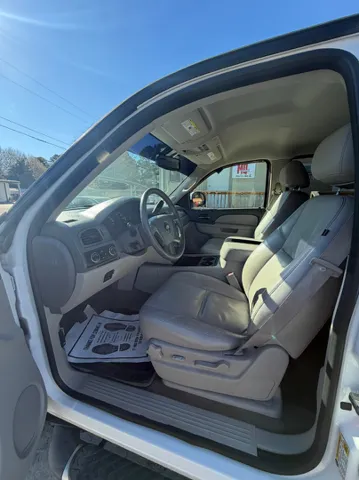 2011 Chevrolet Tahoe LT - Photo 9